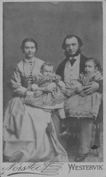 Johan Petter, Emilia Fredrika, Dika och Hilma i Västervik 1867