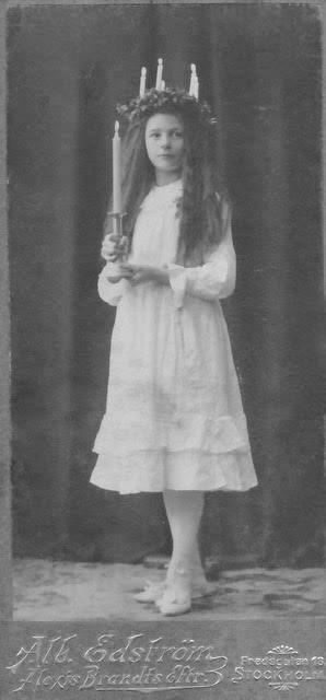 Ester som Lucia 1906 taget av Albert Edström