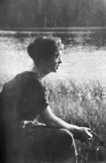 Ragnhild vid Suttersjön 1918