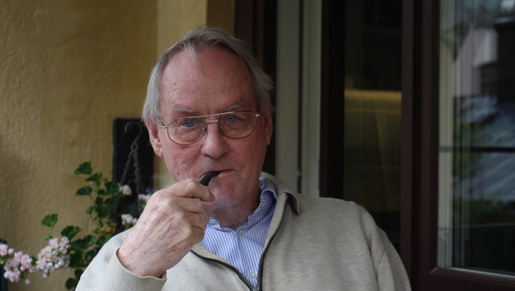 Clas Hagwall på balkongen på Surbrunnsgatan 7 i Stockholm, 2019