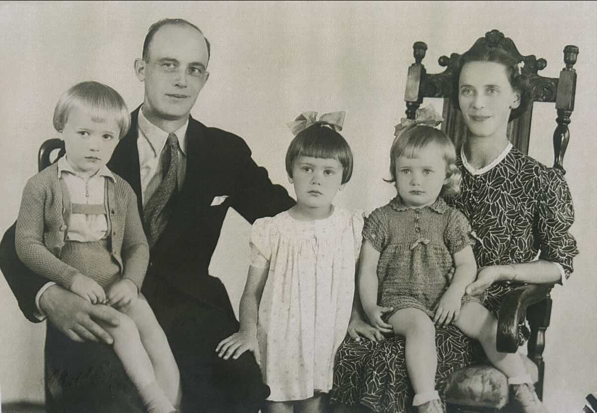 Familjen Jansson med deras tre barn Anders, Gunilla och Margareta
